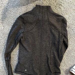 Lulumeom define jacket